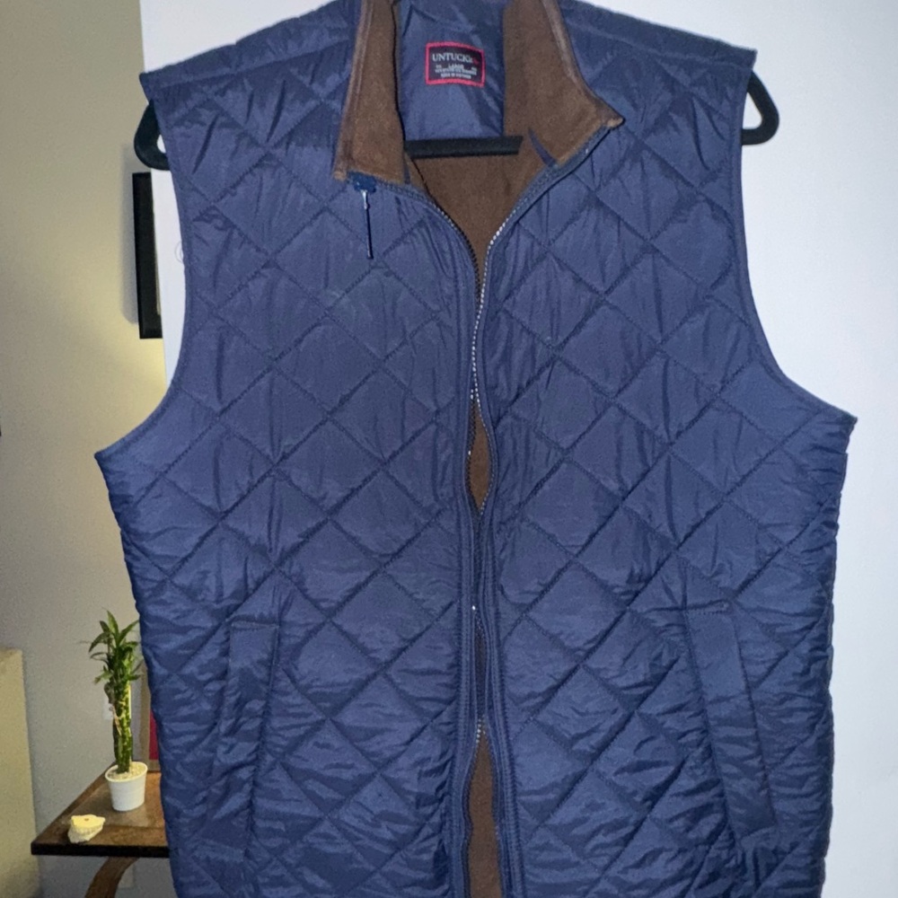 UNTUCKit Blue and Brown Quilted Vest